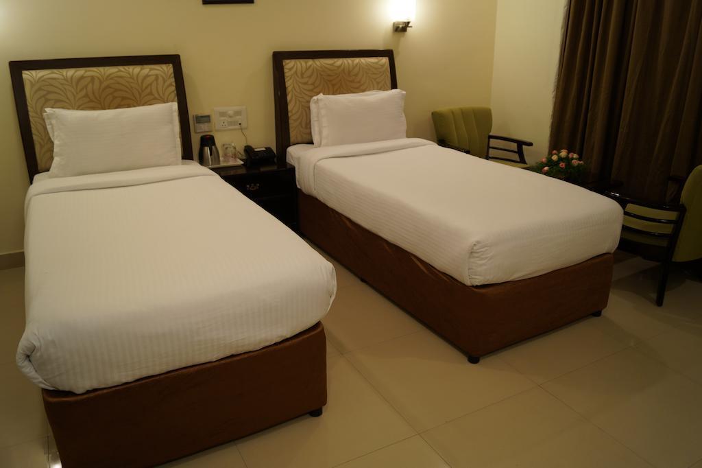 Hotel Budhil Park Визакхапатнам Стая снимка