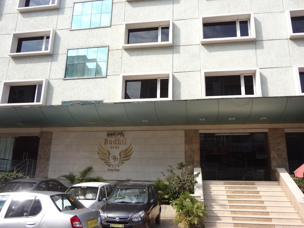 Hotel Budhil Park Визакхапатнам Екстериор снимка