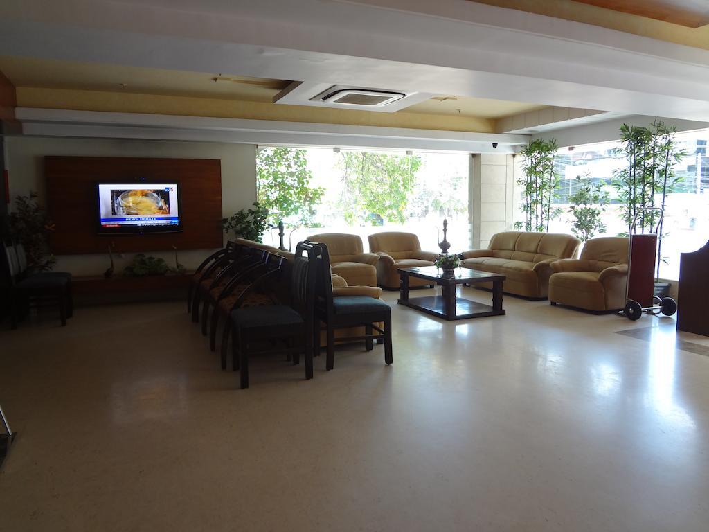 Hotel Budhil Park Визакхапатнам Екстериор снимка