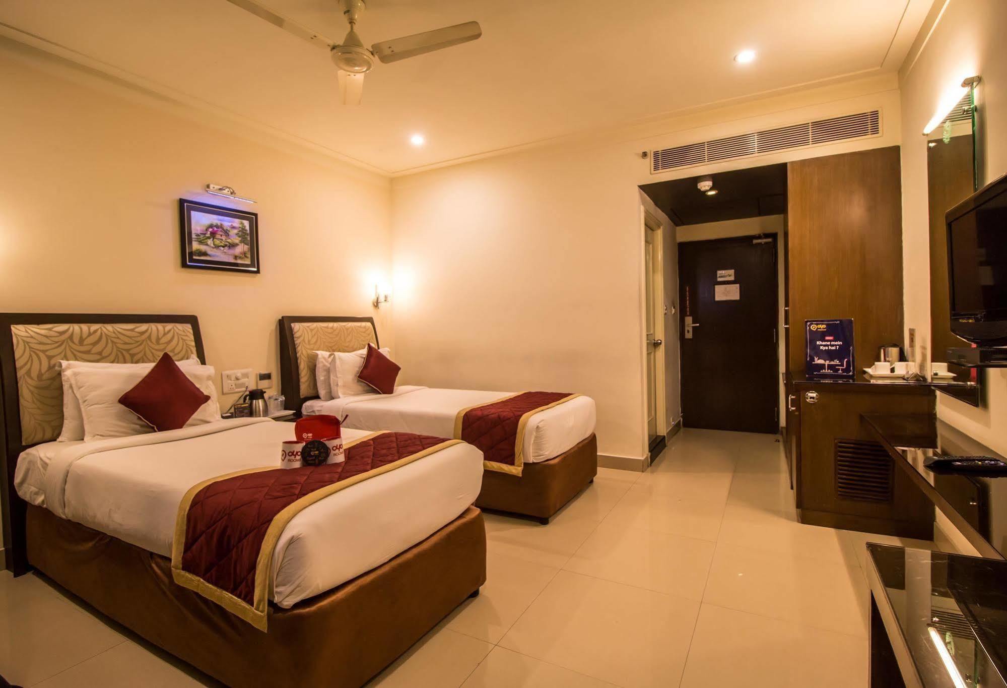 Hotel Budhil Park Визакхапатнам Екстериор снимка
