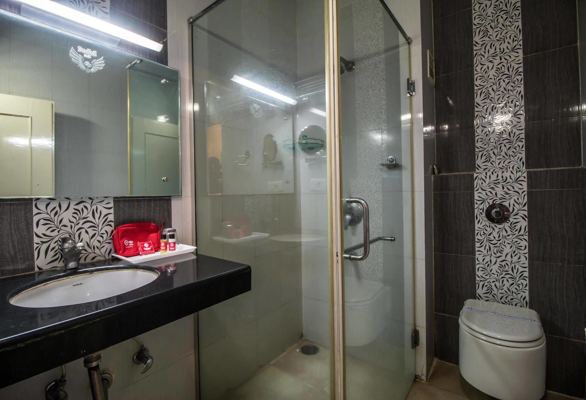 Hotel Budhil Park Визакхапатнам Екстериор снимка