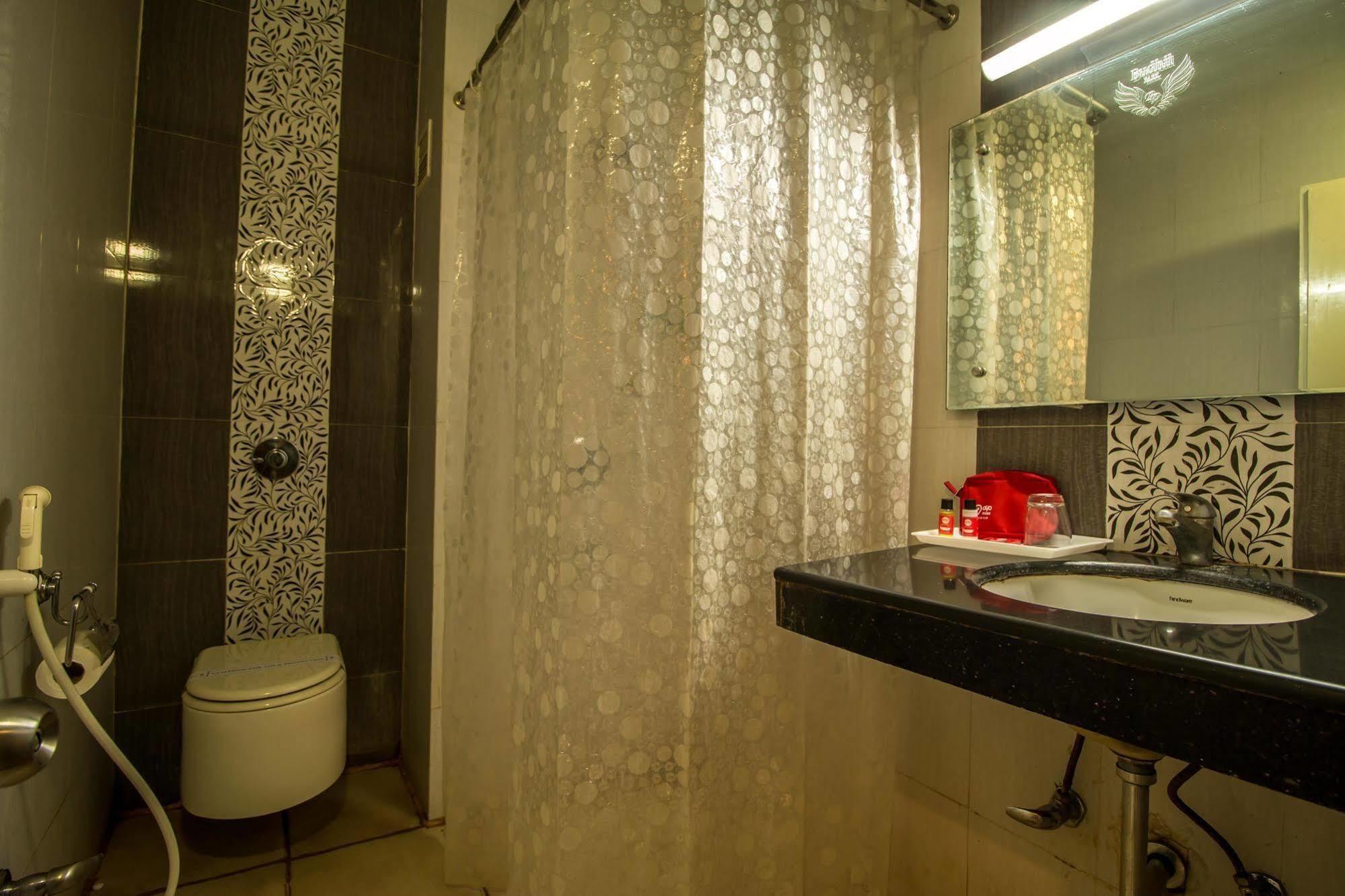 Hotel Budhil Park Визакхапатнам Екстериор снимка