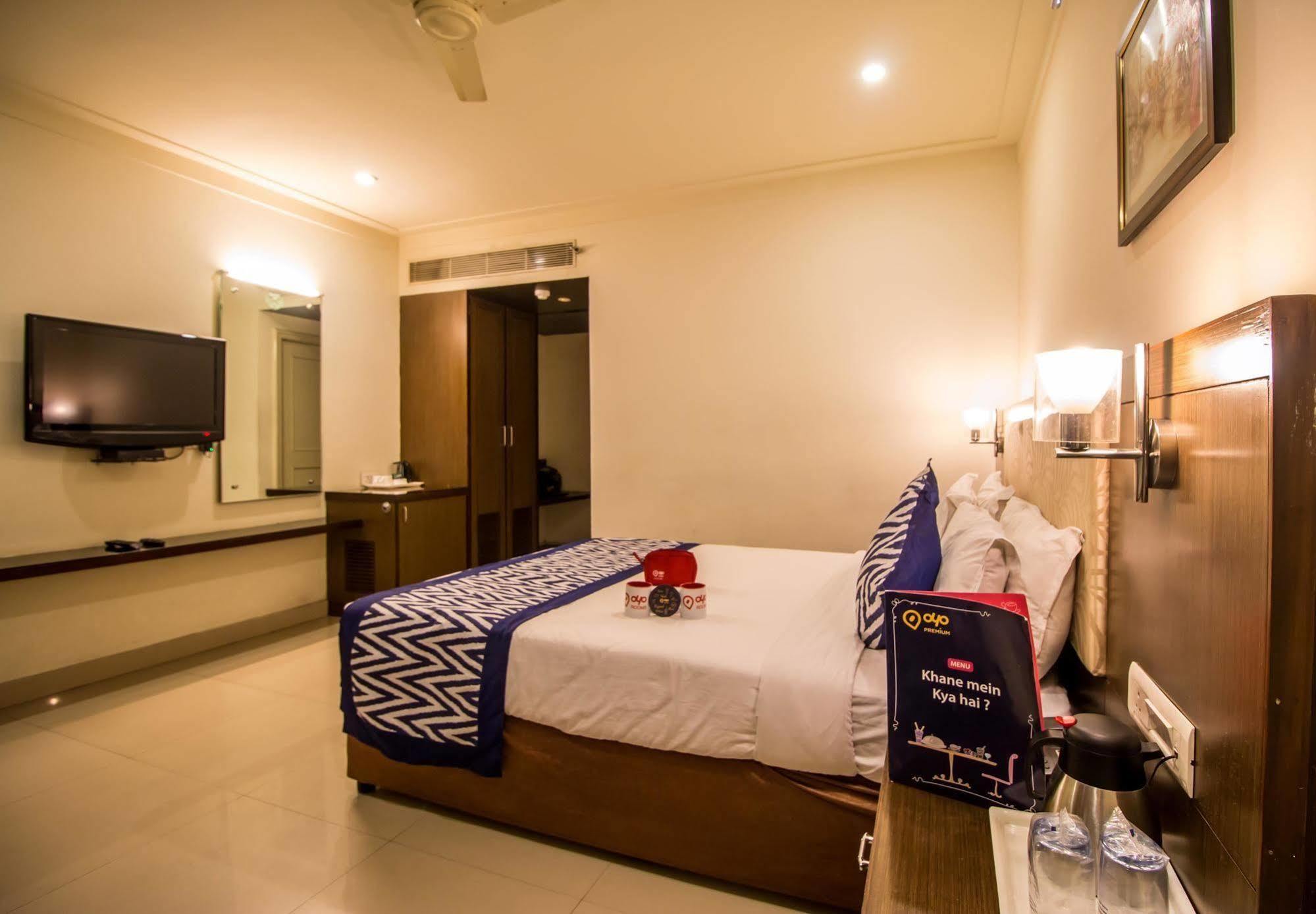 Hotel Budhil Park Визакхапатнам Екстериор снимка
