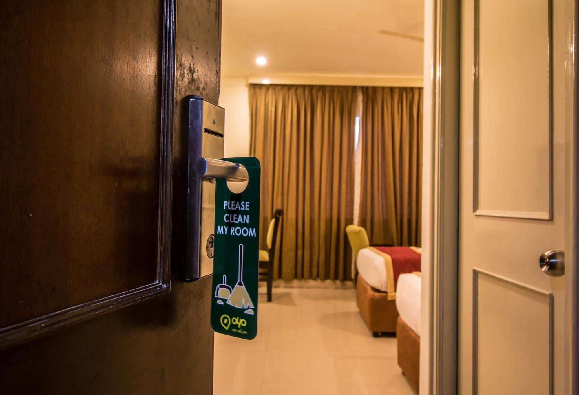 Hotel Budhil Park Визакхапатнам Екстериор снимка