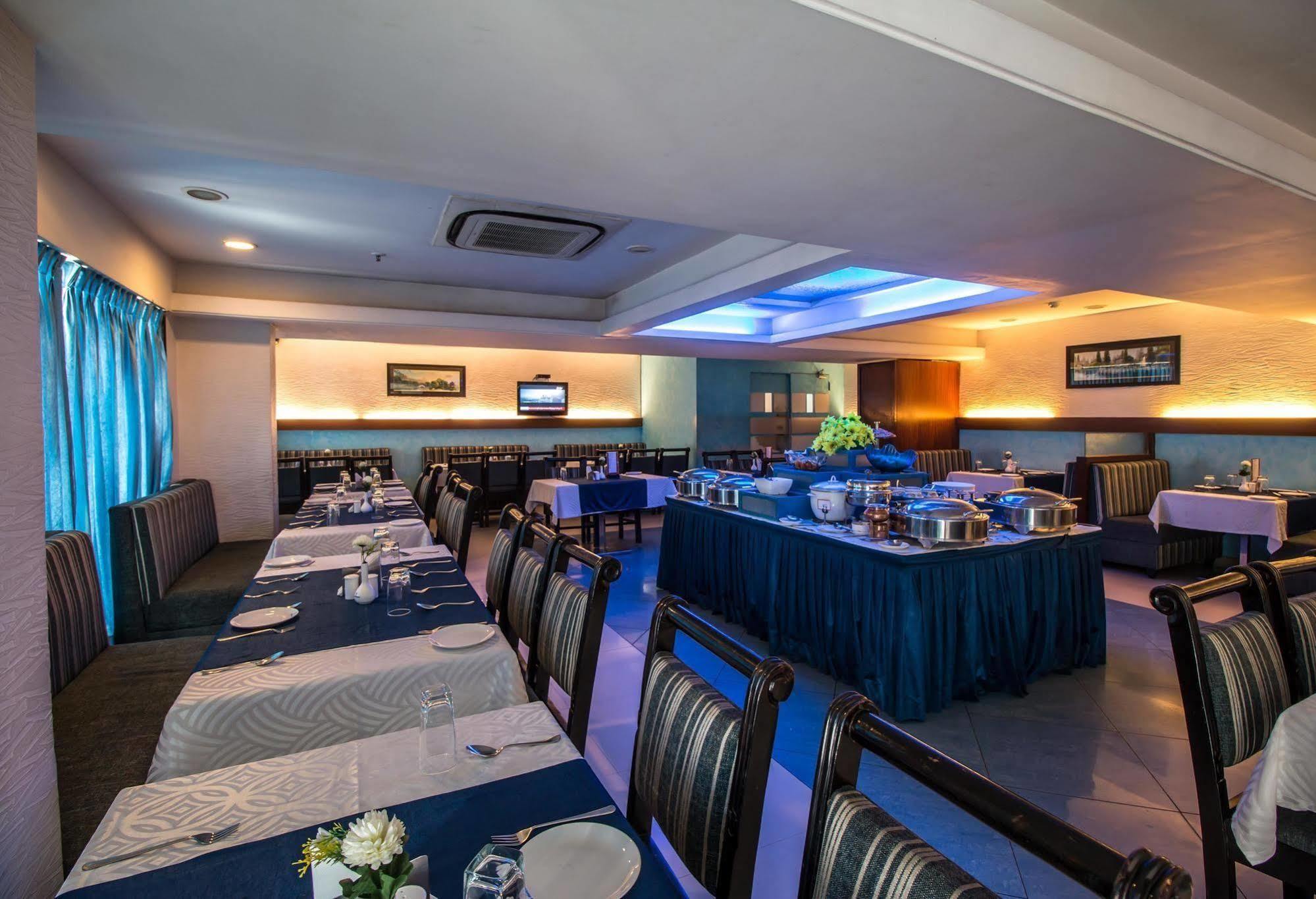 Hotel Budhil Park Визакхапатнам Екстериор снимка