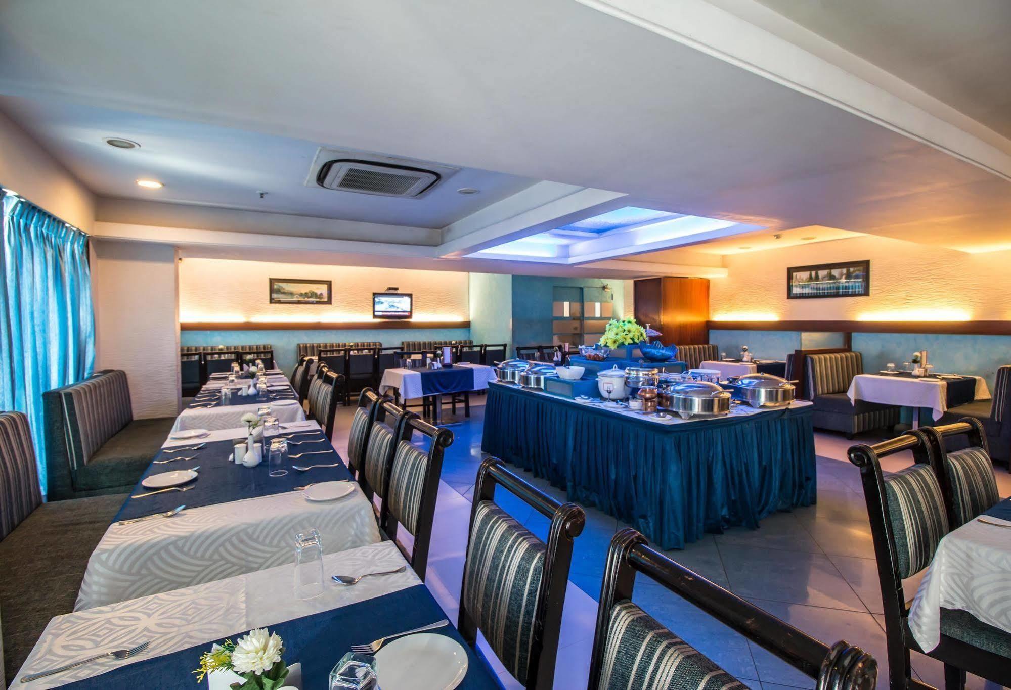 Hotel Budhil Park Визакхапатнам Екстериор снимка