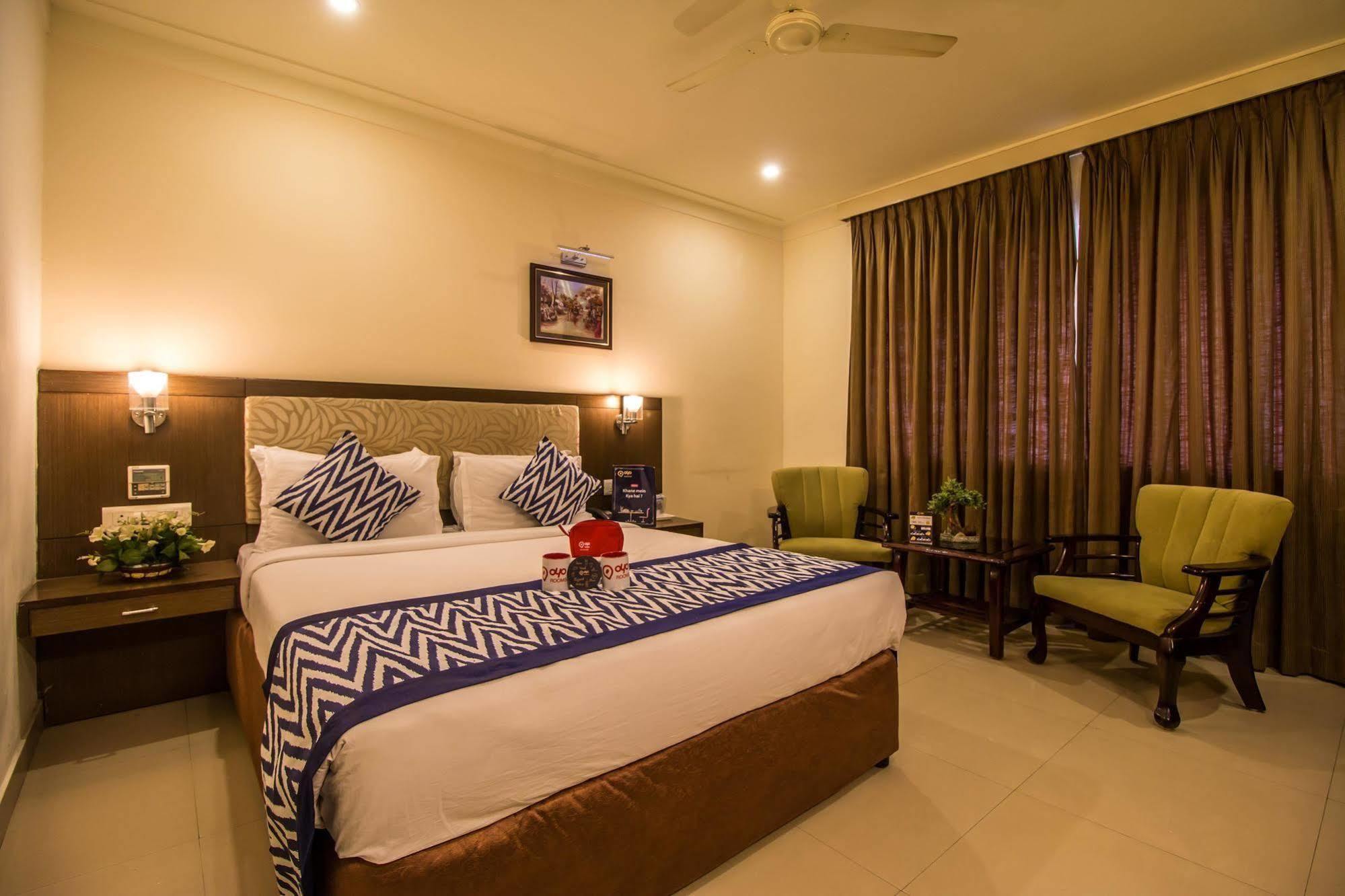 Hotel Budhil Park Визакхапатнам Екстериор снимка