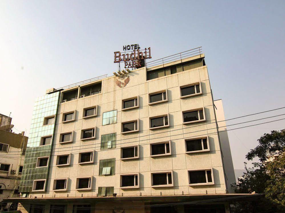 Hotel Budhil Park Визакхапатнам Екстериор снимка
