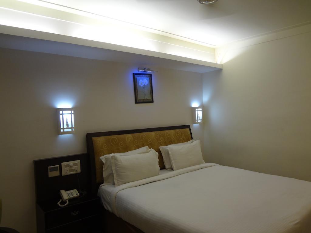 Hotel Budhil Park Визакхапатнам Екстериор снимка