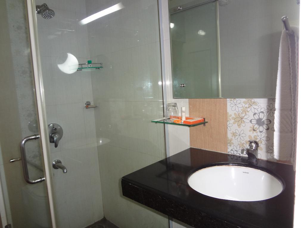 Hotel Budhil Park Визакхапатнам Екстериор снимка