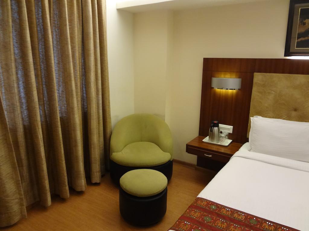 Hotel Budhil Park Визакхапатнам Екстериор снимка
